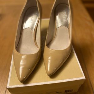 Michael Kors pumps